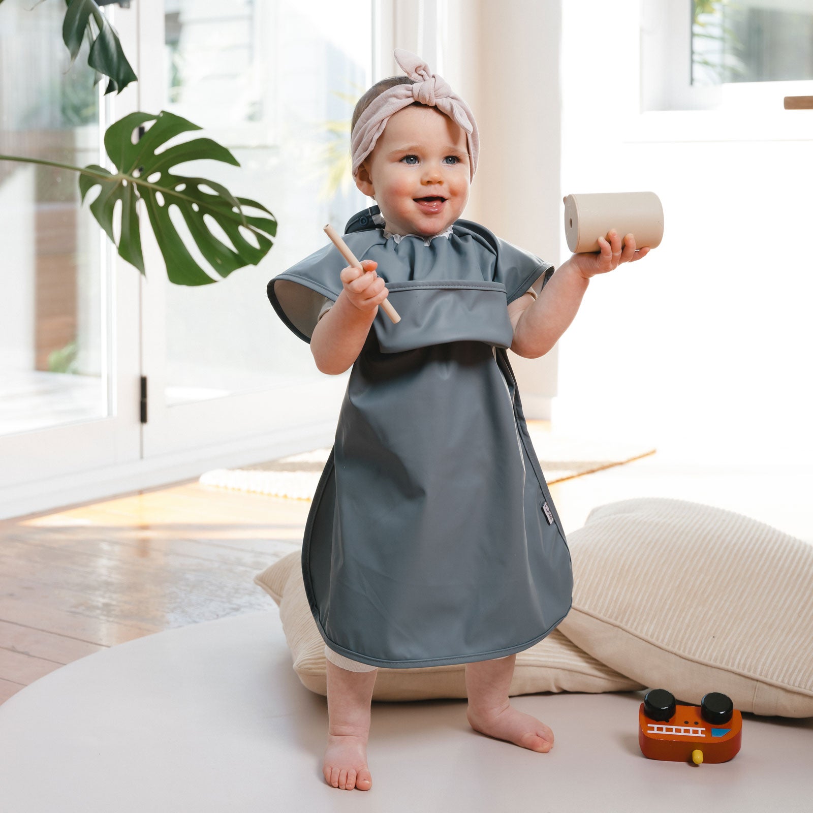 Kubaii Long Waterproof Bib 6m+ | Pocket - Kubaii Sleeved Bibs
